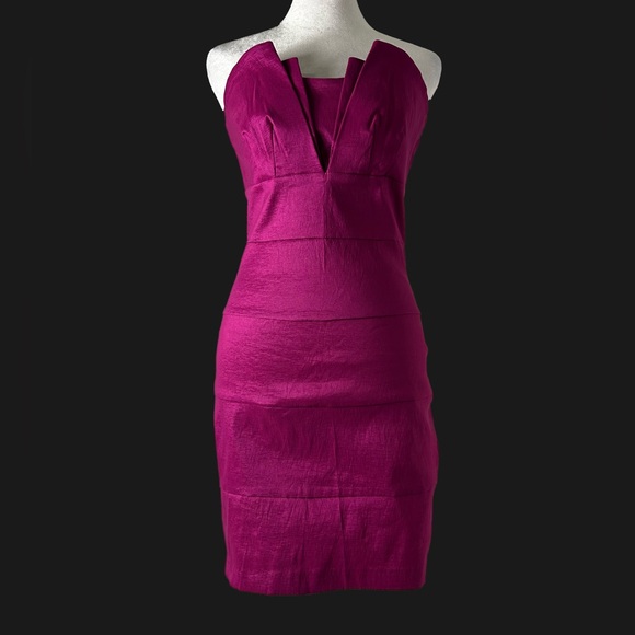 Charlotte Russe Dresses & Skirts - Charlotte Russe Fuchsia Satin-Textured Strapless Bodycon Dress – Size 6